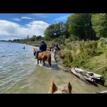 Cabalgata a orillas del Lago Escondido, foto 3
